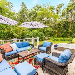 Two Decks Hot Tub Patio Near Grays Beach