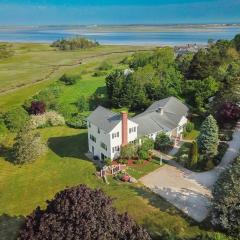 Water Views & Private Tennis Court