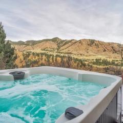 4BR Hot Tub Mountain Getaway! 3 King En Suites!