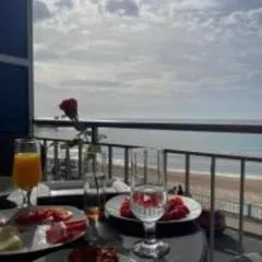 PMT16 - Large city apartment on the beach