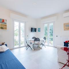 ALTIDO Blissful Flat for 6, Close To The Beach