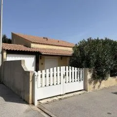 HOLIDAYLAND 201 VILLA T3 MEZZANINE 8 couchages climatisé NARBONNE PLAGE