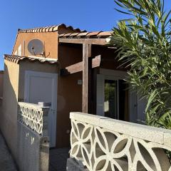 HOLIDAYLAND 420 VILLA T3 MEZZANINE 8 couchages climatisé NARBONNE PLAGE