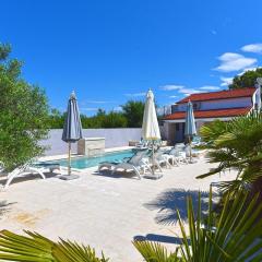 Ferienhaus mit Privatpool für 10 Personen ca 150 qm in Pomer, Istrien Istrische Riviera