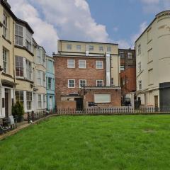 Flat 7 - Apartment for 2 in Town Centre