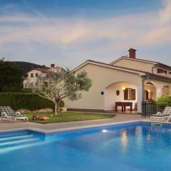 Ferienhaus mit Privatpool für 10 Personen ca 150 qm in Brovinje, Istrien Bucht von Raša