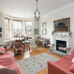 Elegant 2-Bed Duplex with Patio nr Battersea Park