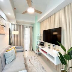 Modern 1 Bedroom Unit w/ Balcony in MOA, Pasay City