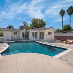 Luxurious 4-Bedroom Home with Pool & Jacuzzi!