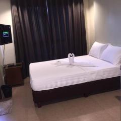 Spacious Studio Apartment B206