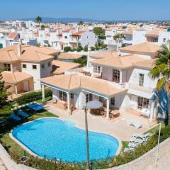 Villa Gale Grande - bright airy property with a private pool