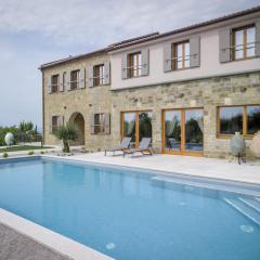 Villa Paradiso in Central Istria for 11 people with large garden, sea view & wellness