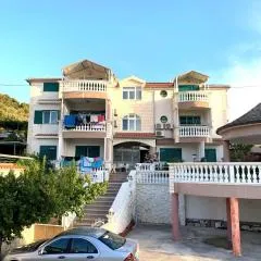 Apartments Bilo - Jela & Ivan