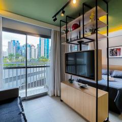 Studio novíssimo, completo e muito bem localizado