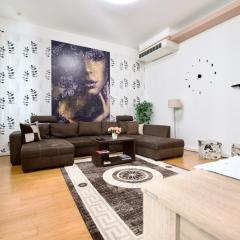 Premium Apartment by Hi5 - Vitkovics Suite