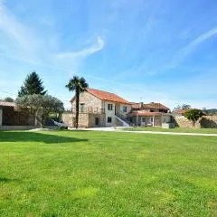 GALIHOST - Casa con enorme jardín en Cambados