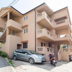 Hillside Vista Apartments