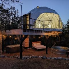 Treehouse Serenity Dome With Private Hot Tub