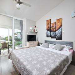 Studio Apartment Davorka