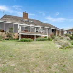 The Glass House 103 Bristow-Smith Ave Goolwa South - BYO Linen