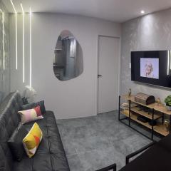 Apartamento recém reformado e decorado Copacabana