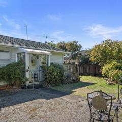 Olive Terrace - Paraparaumu Holiday Home