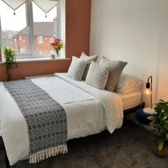 Cosy Double Room - Close to City Centre - Free Parking