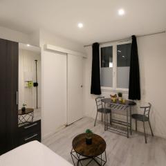 Studio moderne proche commodites - Paris 18 - 2P