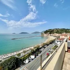 La Terrazza di Shelley Panoramic Flat