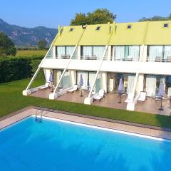 Holiday Villas Kamena Vourla with swimming pool