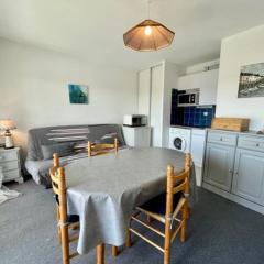 Appartement 2 pièces avec balcon, piscine et parking, à 1km de la plage - Animaux acceptés - FR-1-478-27