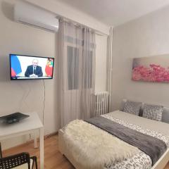 Studio with city view and wifi at Centro Madrid