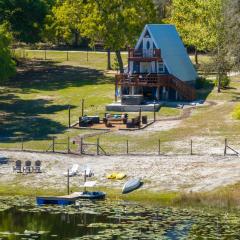 Lakefront Escape-Hot Tub-FirePit-Rural Retreat