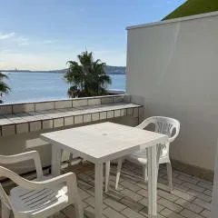 Appartement T2 Bis avec Terrasse, Clim, WiFi - 2 Étoiles - FR-1-553-155