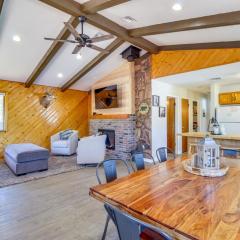 Peaceful Pinetop Cabin with Fireplace and Grill!