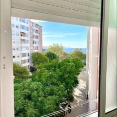 Sea view apartment & 4 minutes walk to the beach