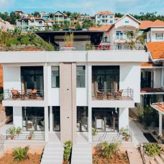 ROOFTOP VIEW APARTMENTS REBERO