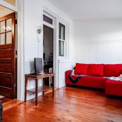 The E St Retreat Lovely 3-BR Nestled between H St & Eastern Market