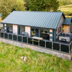 New Build Lodge With Stunning Views of Loch Awe