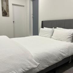 Totara Vale, Free Coffee, parking and wifi, near Glenfield Mall and highway 18,1