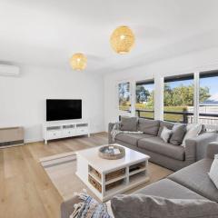 Blue Seas Beach House, 400 metres to the beach