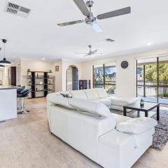 Dromana Entertainer - Family House with Bay Views*