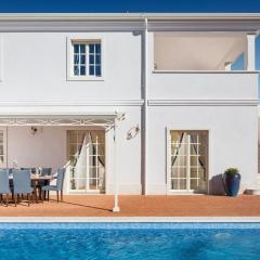 Family villa Azzurra with pool in Porec