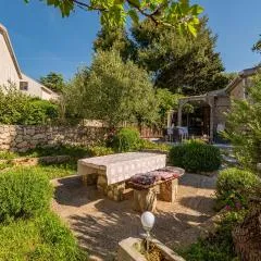 1 Bedroom Stunning Home In Potocnica