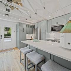 Private Cottage on Annie