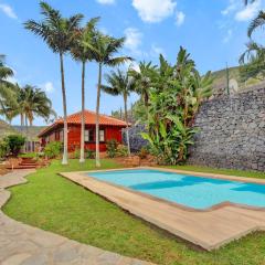 Wooden House with Private Pool Lush Garden