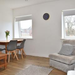 Cathedral View - Chichester City Centre Top Floor Apartment