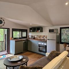 Treetops Lodge, private parking & garden