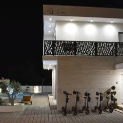 villa with pool-Vila Lauvi