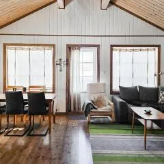 4 Bedroom Nice Home In Rauland